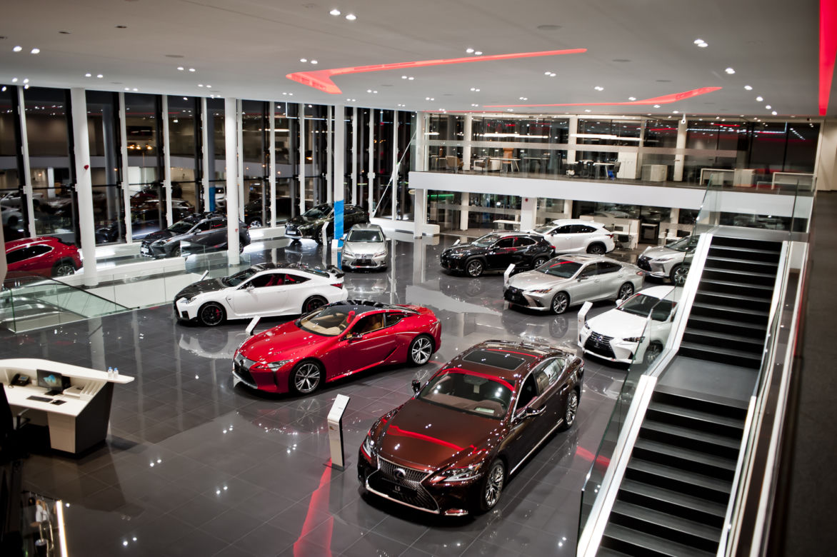 Nowoczesny salon Toyoty i Lexusa w Krakowie