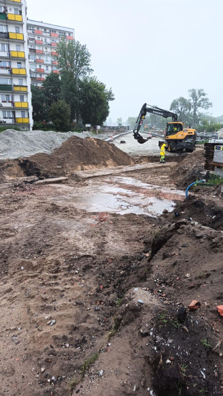 Pod ulicą w centrum Torunia odkryto... dawną wytwórnię lodu! Niezwykłe znalezisko sprzed 130 lat