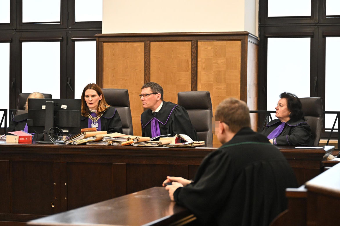 „Nie pamiętam czy dusiłem mamę i atakowałem ją nożem”. Zabił matkę, a potem babcię? Wstrząsające ustalenia
