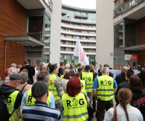 Protest przeciw budowie meczetu na krakowskim osiedlu