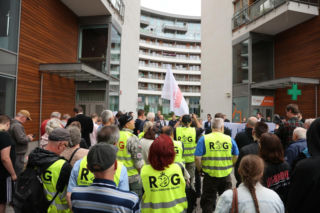Protest przeciw budowie meczetu na krakowskim osiedlu