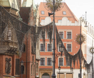 Montaż iluminacji świątecznej we Wrocławiu