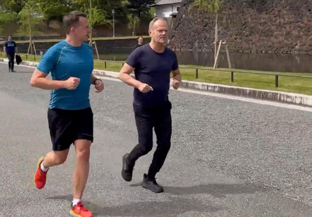 Tusk nie odpuszcza treningów! Premier biega po Tokio