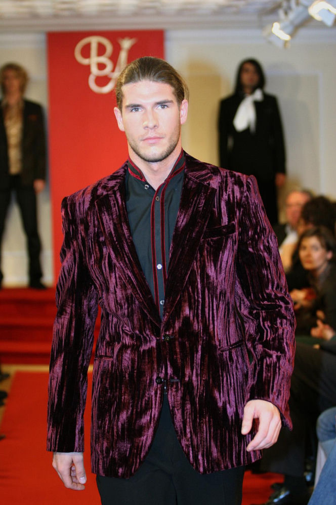 Piotr Adamski zasłynął jako "polski hydraulik". Dziś jest modelem plus size!