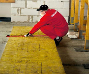 Docinanie wełny mineralnej
