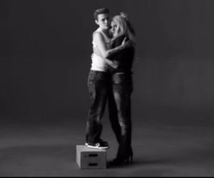 Parodia reklamy z Justinem Bieberem