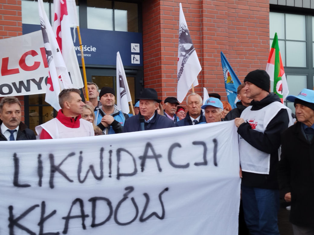 Pracownicy Zakładu Linii Kolejowych pikietowali w Siedlcach! Poparli ich siedleccy radni