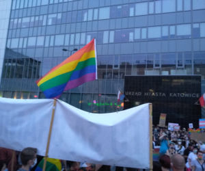Kolorowy tłum manifestował w Katowicach. Wszystkich nas nie zamkniecie [ZDJĘCIA]