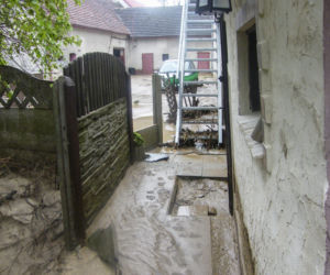 Przez niemiecki rów zalewa nas błoto