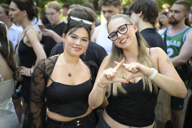 Drugi koncert The Weeknd w Warszawie. Najwierniejsi fani nie przestraszyli się morderczego upału. Znajdź się na zdjęciach
