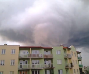 Trąba powietrzna nad Kaliszem 2011