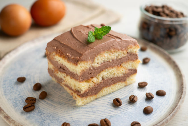 Ciasto latte macchiato – kawowy deser z kremem, który rozpływa się w ustach