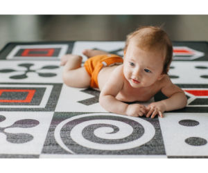 duza-dwustronna-mata-piankowa-playmat-mata-czarno-biala
