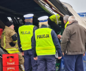 Troszkowo. Setki litrów piwa rozlały się na drogę