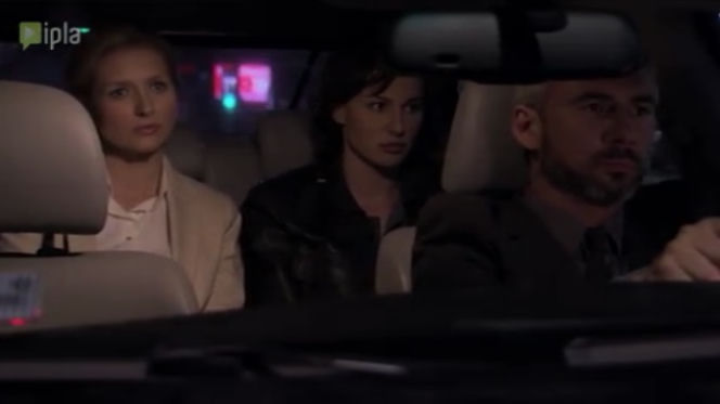 NA KRAWĘDZI odc. 3. Marta Sajno (Urszula Grabowska), Tamara (Maja Hirsch), Cichy (Jacek Kopczyński)