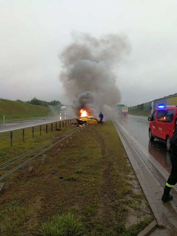 Luksusowe Lamborghini paliło się na A1 koło Tournia! W środku był 42-latek