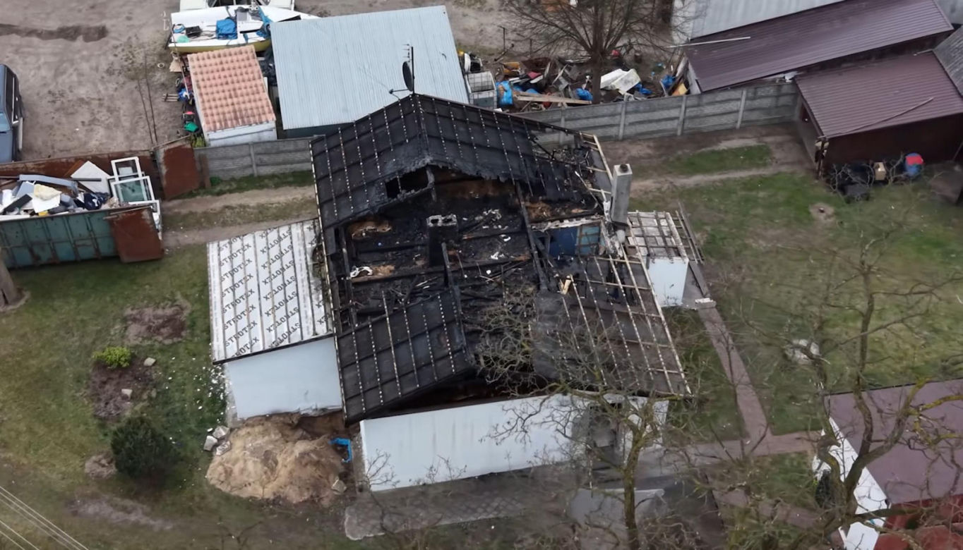 Jako strażak ratował życie i dorobek innych. Teraz ogień zniszczył jego dom