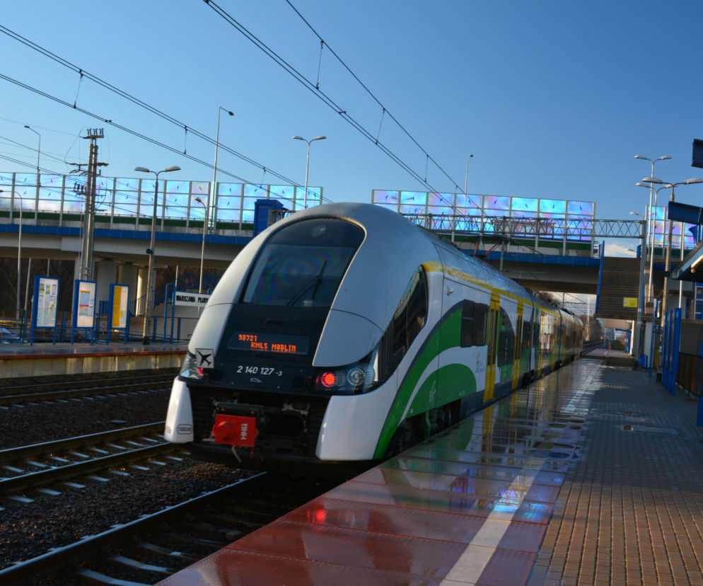 KML (obecnie RL) Kolei Mazowieckich jako ekspres lotniskowy w relacji Warszawa Lotnisko Chopina - Modlin na stacji Warszawa Płudy