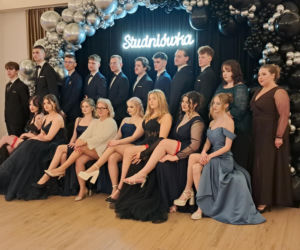 Studniówka 2026 maturzystów Zespołu Szkół Zawodowych nr 1 w Starachowicach