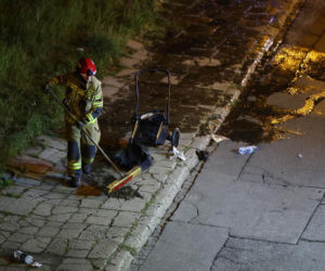 Wypadek w Krakowie. Nie żyją dwie osoby potrącone przez samochód na chodniku