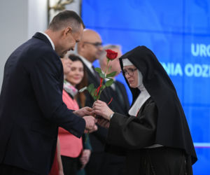 Prezydent w Dzień Kobiet wręczył odznaczenia zasłużonym kobietom