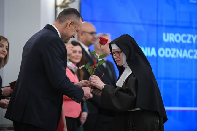 Prezydent w Dzień Kobiet wręczył odznaczenia zasłużonym kobietom