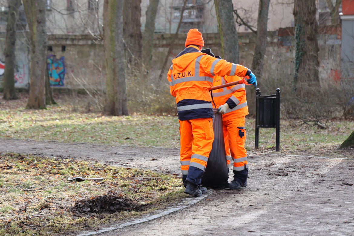 Trwają przygotowania do wiosny. Wielkie sprzątanie w łódzkich parkach