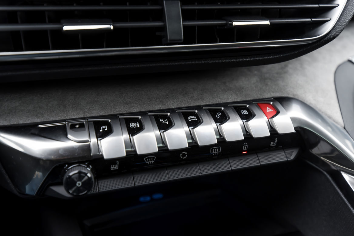 Peugeot 3008 Hybrid4 EAT8 GT