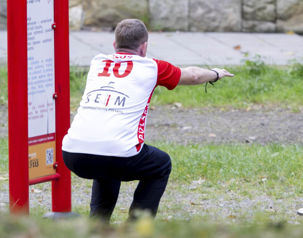 Były minister z PiS Robert Telus na siłowni