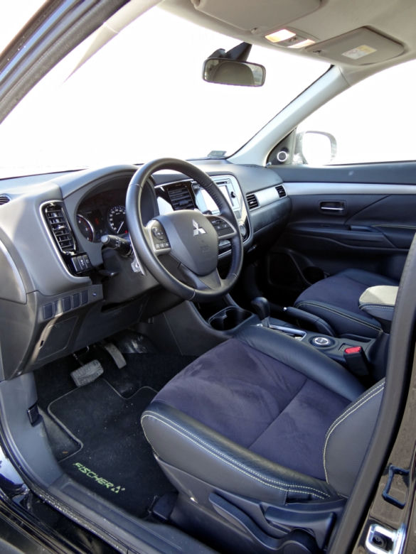 Mitsubishi Outlander 2.2 DID AT 4WD Fischer