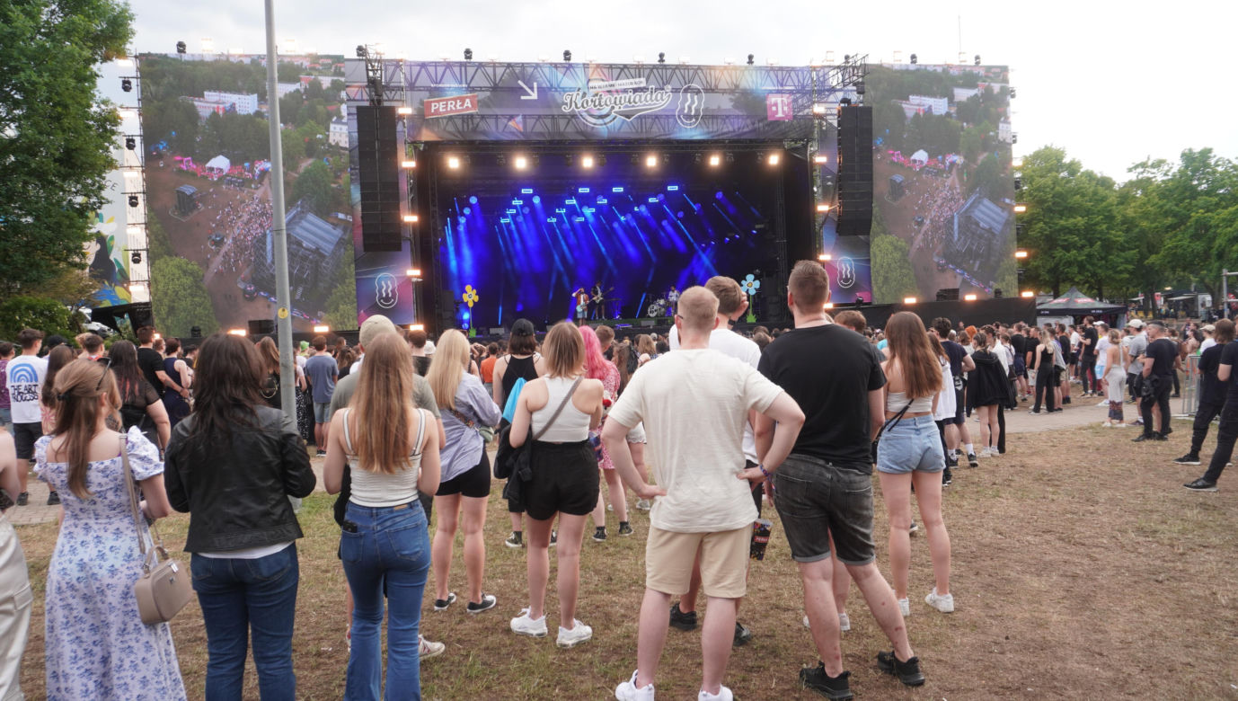 Kortowiada 2024. Drugi dzień koncertów na plaży przyciągnął tłumy. Zobacz zdjęcia!