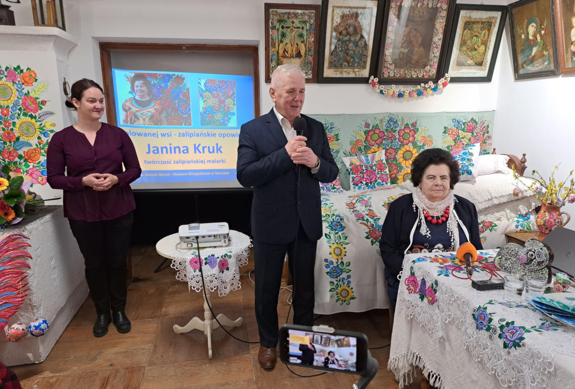Janina Kruk - malarka z Zalipia w Muzeum Etnograficznym w Tarnowie