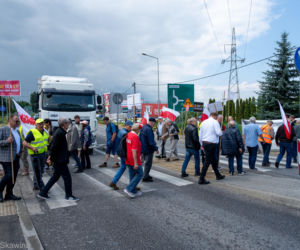 Mieszkańcy Skawiny wyszli na ulicę przeciwko przebiegowi S7 przez gminę