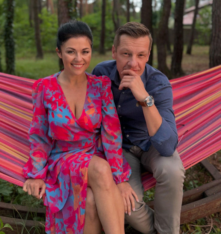 	M jak miłość nowy sezon na planie. Kinga (Katarzyna Cichopek), Piotrek (Marcin Mroczek)
