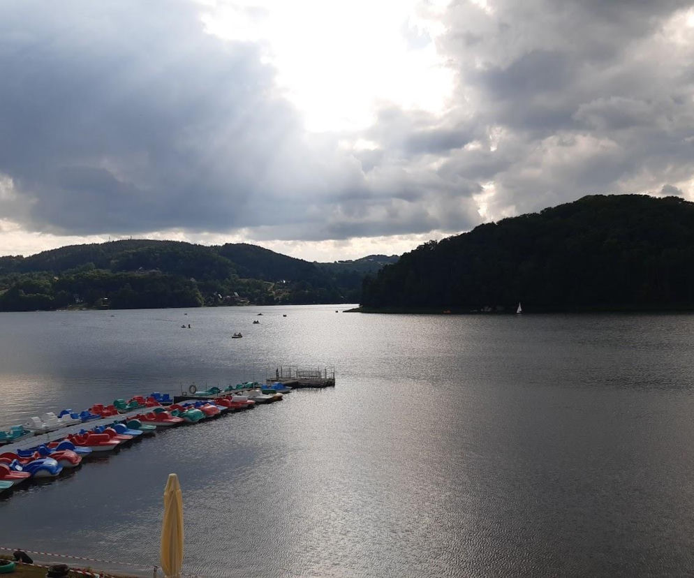 Uwaga nad wodą! Sprawdzajmy prognozy pogody i ostrzeżenia meteo