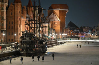 Mróz nie odpuszcza! Polska skuta lodem, a to dopiero początek