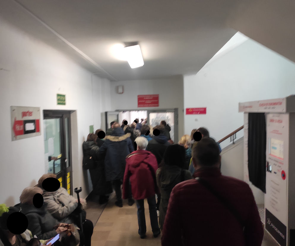 Kolejki w Biurze Paszportowym w Radomiu