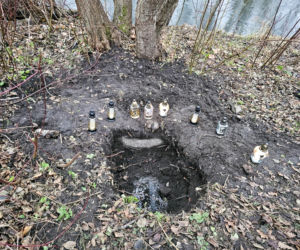 Zabił kolegę, poćwiartował i wyniósł w walizce. Szczątki zakopał w parku miejskim. Biegli nie mają wątpliwości