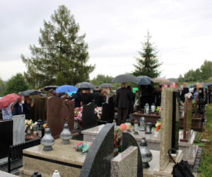 Niebo zapłakało nad Reginą Ż. Wzruszający pogrzeb ofiary tragedii na Węgrzech