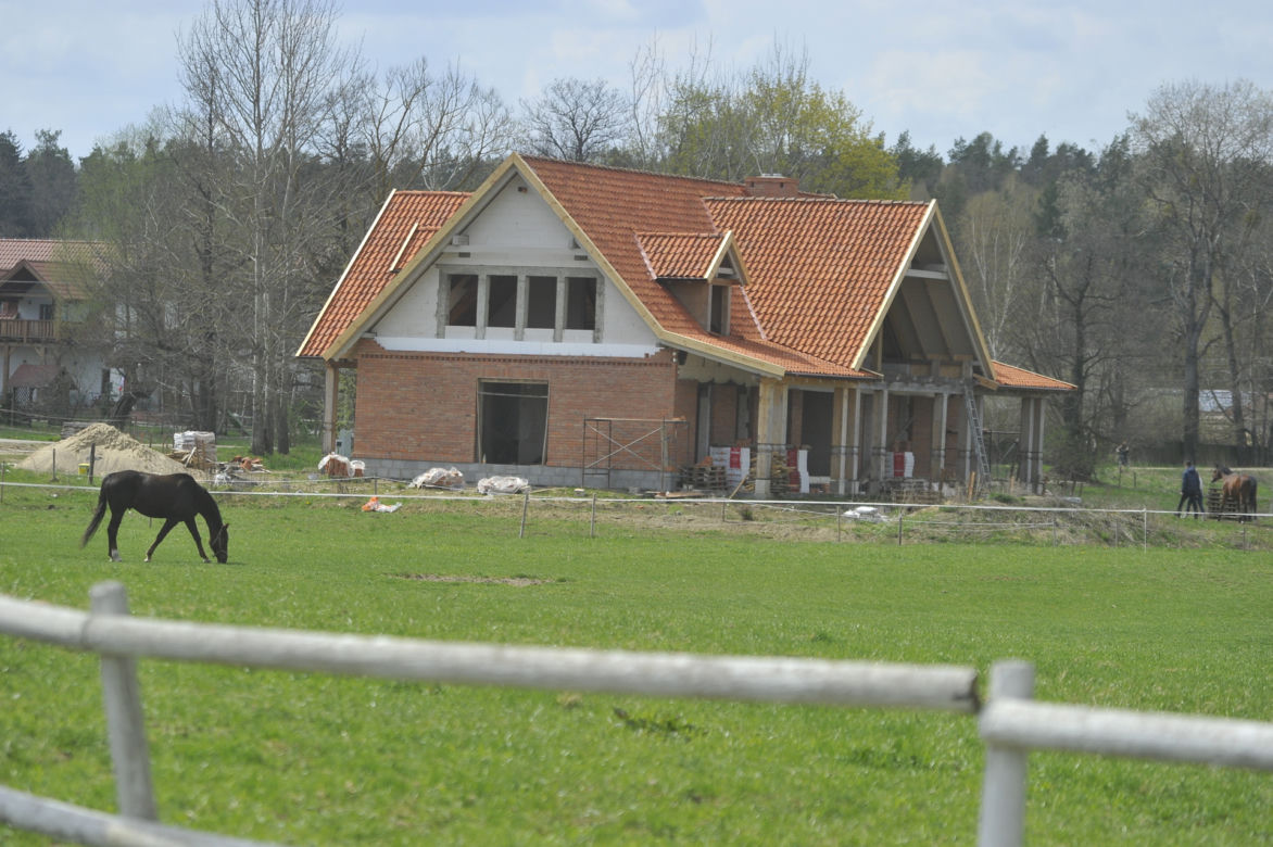Kraśko buduje dom na Mazurach 