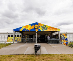 Festiwalowicze będą zachwyceni. Lidl wraca z całodobowym sklepem i rabatami 