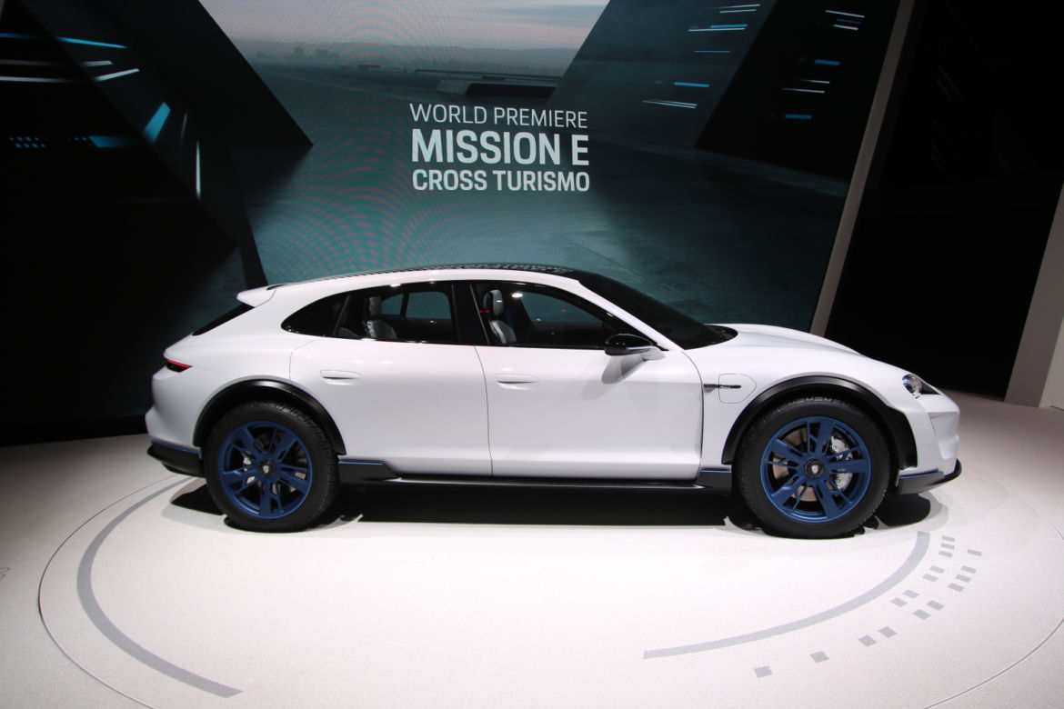 Porsche Mission E Cross Turismo