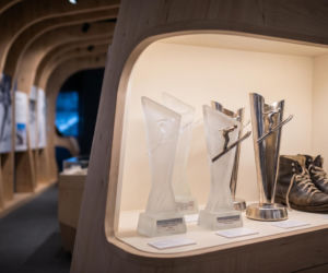 Małysz prezentuje trofea w nowym muzeum. Poznaj tajemnice Beskidzkiego Centrum Narciarstwa