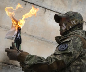 Wojna na Ukrainie - koktajle dla wroga