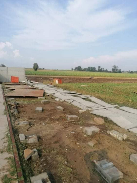 Trąba powietrzna przeszła przez schronisko dla psów. Psiakom na szczęście nic się nie stało, straty materialne są niestety duże
