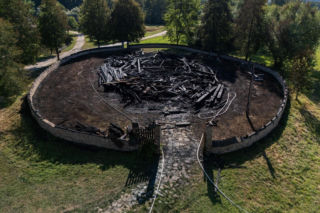 Krzyż przetrwał inferno. Zadziałała opatrzność?
