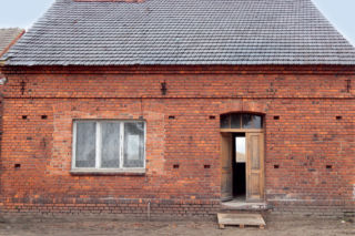 Kupili ruinę bez wody i z dachem po uderzeniu pioruna. Dziś to siedlisko wygląda jak spełnione marzenie