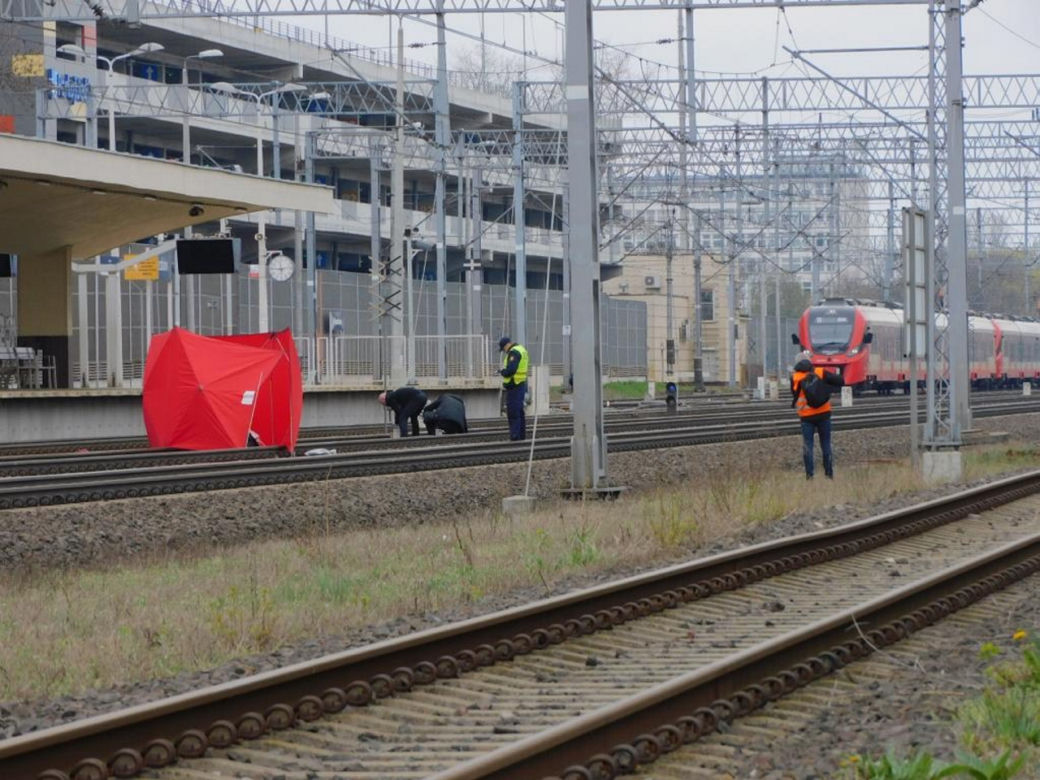 Tragedia na torach w Pruszkowie. Pociąg śmiertelnie potrącił mężczyznę