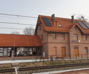 Zabytkowy dworzec w Suszu już otwarty po modernizacji. Zobacz, jak wygląda! [ZDJĘCIA]