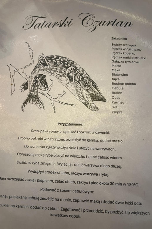 XX Dożynki Rybackie pod Lublinem. Goście ustawiali się w kolejce po rybne specjały